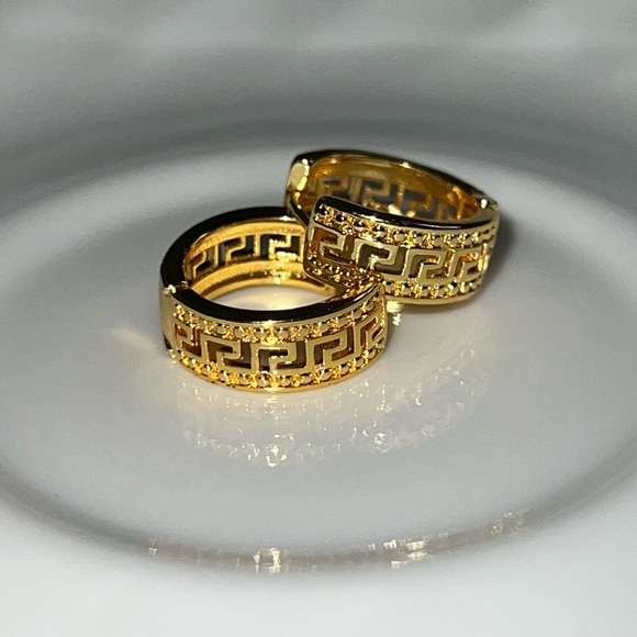 Dubai Gold-Toned Earrings - Picture 3 of 3